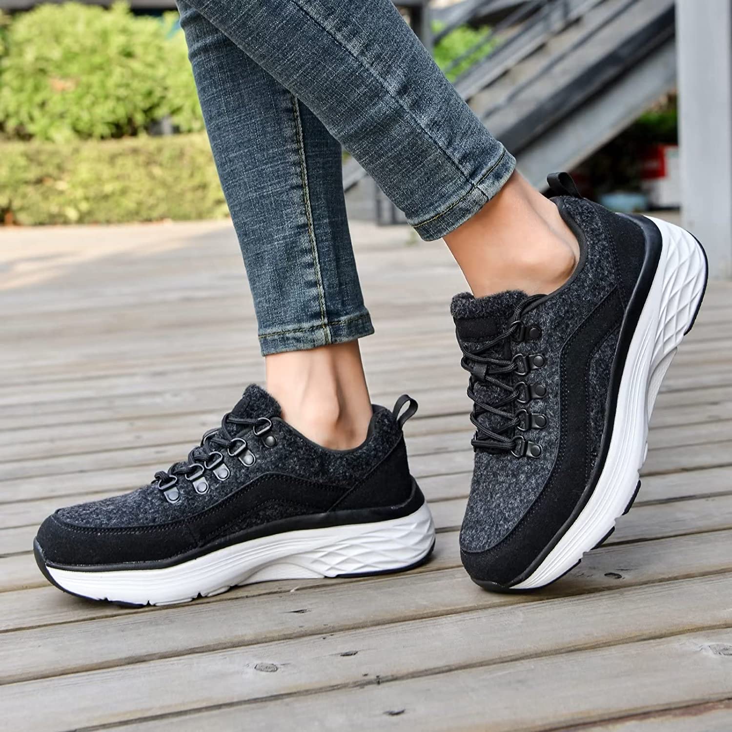 Womens Winter Walking Shoes Comfortable Non-Slip Sneaker Ladies Lace-up Warm Tennis Shoes