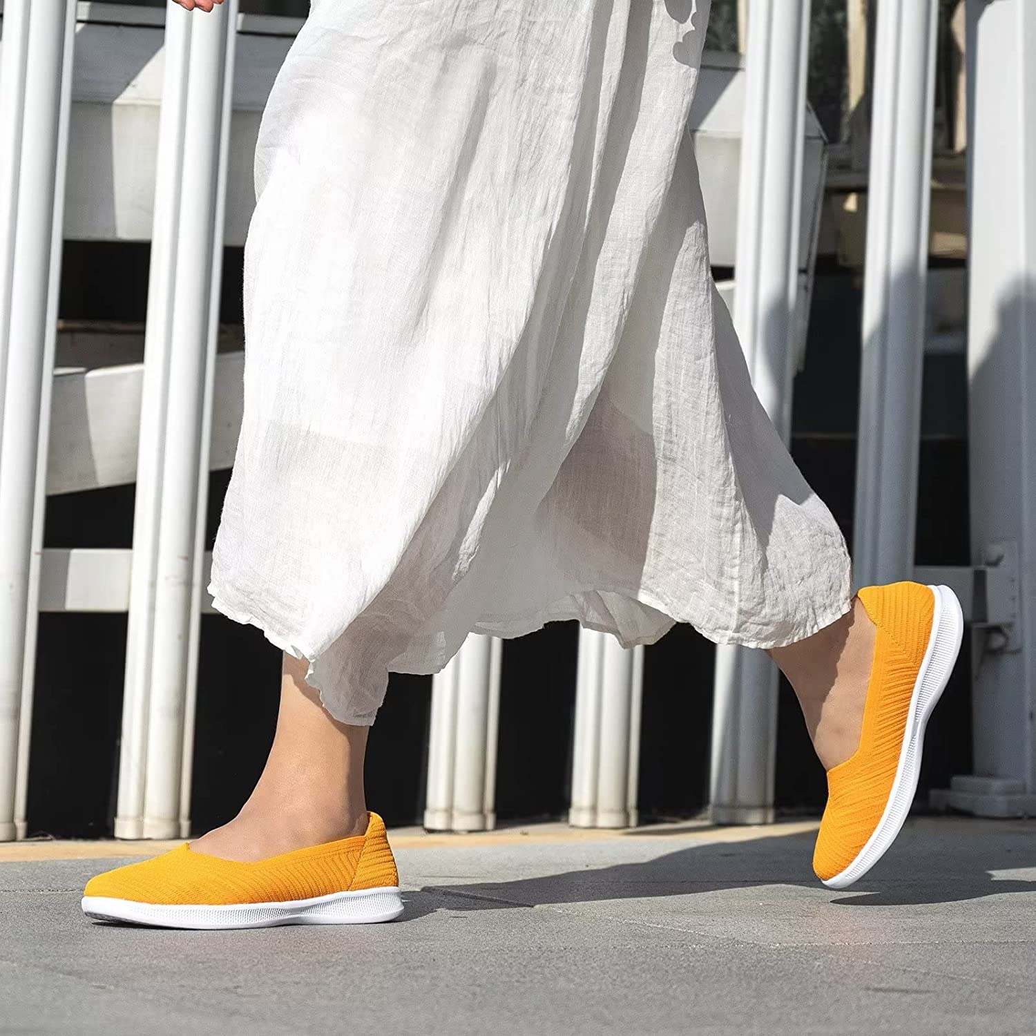 Womens Slip On Walking Shoes Breathable Mesh Casual Flats Shoes Low-Top Lightweight Loafers